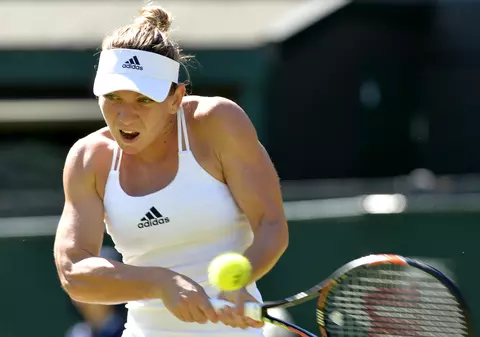Simona Halep a bătut-o pe sârboaica Jelena Jankovici, la Rogers Cup, și a avansat în turul III. ^Irina Begu și Raluca Olaru sunt fericite împreună, după un rezultat mare obținut la dublu. La Montreal, Florin Mergea s-a predat în fața liderului mondial Novak Djokovici