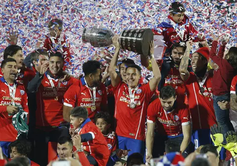 FINALA COPA AMERICA 2015 / CHILE - ARGENTINA 0-0, 4-1 după penalty-uri. ^Chilienii au câştigat, în premieră, trofeul. Messi rămâne fără trofeu la naţională / GALERIE FOTO & VIDEO