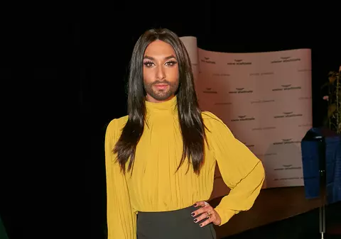 Un BULGAR îi face concurență Conchitei! Vezi cum arată!