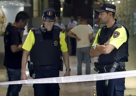 Atac armat în Barcelona! Un bărbat a deschis focul pe bulevardul La Rambla din centrul orașului