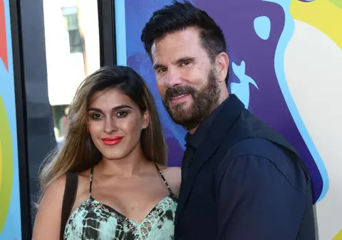 ULUITOR! Un actor celebru a devenit tată și bunic în momentul în care soția sa a născut