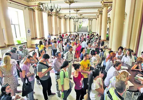 Absolvenții școlilor postliceale sanitare își vor putea echivala studiile în învățământul superior