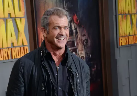 Mel Gibson se însoară! Iată cum arată viitoarea mireasă și cât de flexibilă e! VIDEO