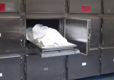 Caz increbibil în Tulcea! Medicii legişti au vrut să-i dea unui tată trupul copilului său mort, într-o pungă