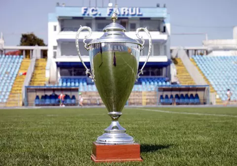 Supercupa României se dispută pe un stadion vechi, dar cu un trofeu nou. Învingătoarea păstrează cupa