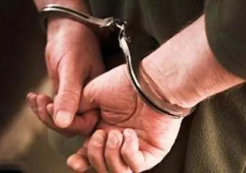 Doi polițiști de la Serviciul Permise au fost  reținuți