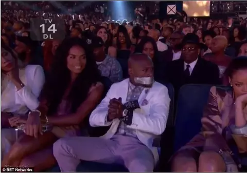 Rihanna i-a închis gura lui Mayweather! / GALERIE FOTO HOT