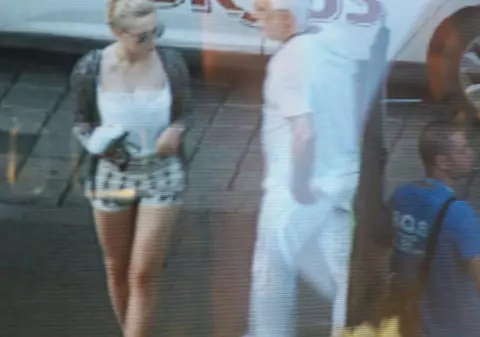 Adrian Sârbu s-a distrat la concertul lui Robbie Williams | FOTO