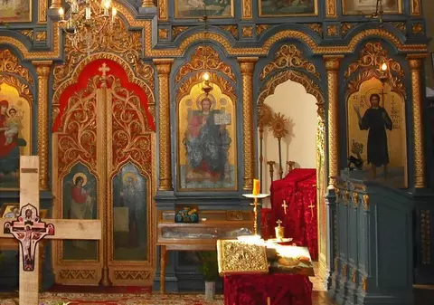 Enoriașii sunt revoltați. Preotul le atingea pe fete la spovedanie: „Mi-a pus mâna pe sâni”