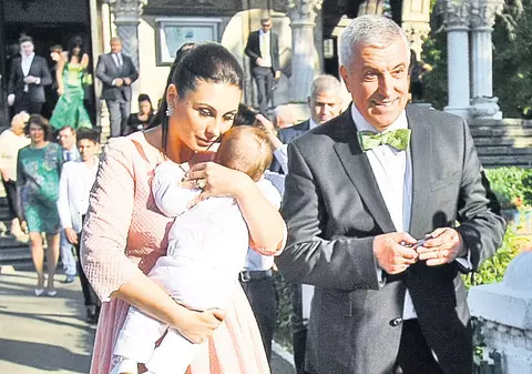 Ele sunt doamnele din umbra politicienilor | Totul despre femeile care-i conduc pe... conducătorii țării