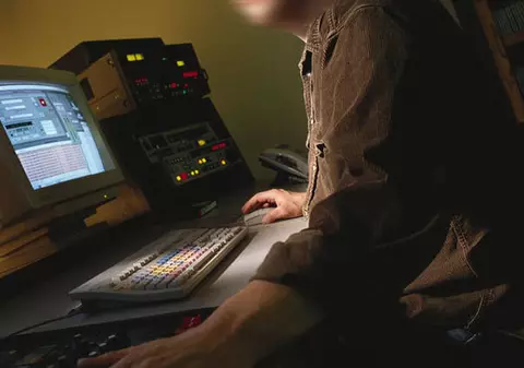 Cum poţi să ştii dacă serviciile secrete te bănuiesc că eşti terorist?