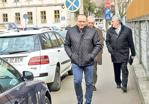 Generalul care şi-a distrus cariera pentru nişte mizilicuri