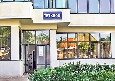 Se închide robinetul de apă caldă