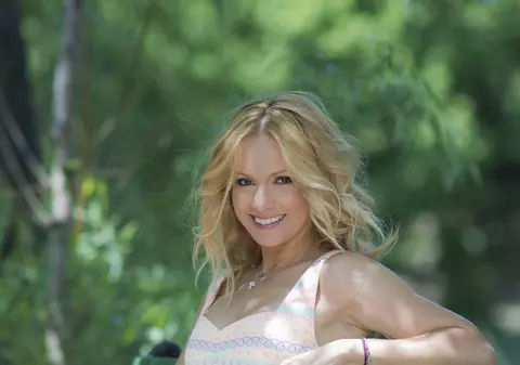 Brunetă şi îmbrăcată în haine lălâi. Uite cum arăta Simona Gherghe la 15 ani