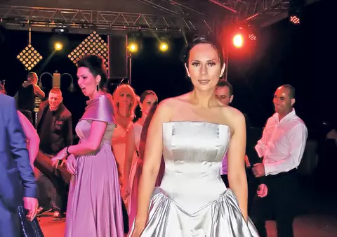 EXCLUSIV | Culisele unei nunţi fanteziste!