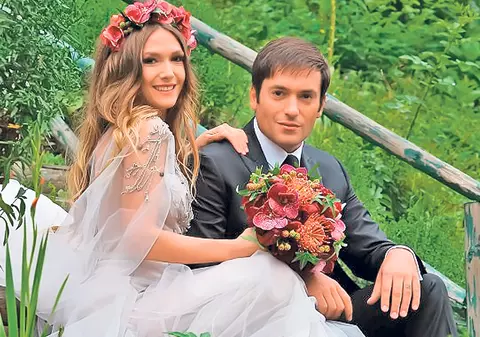 Norocul ei, ghinionul lor! Colegii de la DJ Project îşi caută solistă după ce au aflat că Adela Popescu se pregăteşte să devină mamă