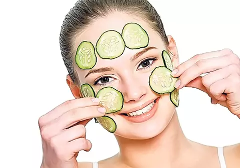 TRUCURI | Iată cum «ştergi» petele de pe faţă