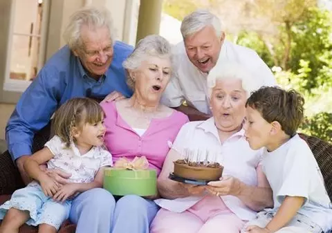 Testul care îţi arată cât de mult vei trăi! Răspunde la 12 întrebări şi vei afla 