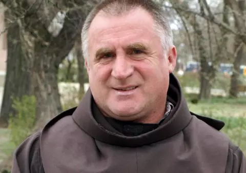 Și călugării îndeamnă la calm înainte de Ungaria - România: ”Ura și furia trebuie eliminate pentru totdeauna în viața voastră. Să fie fair-play pe teren și în tribună”. ^Povestea salvatorului copiilor din Transilvania / VIDEO