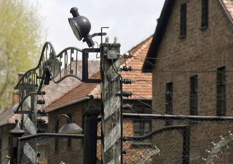 Te înfioară! Șapte lucruri neștiute despre lagărul de la Auschwitz