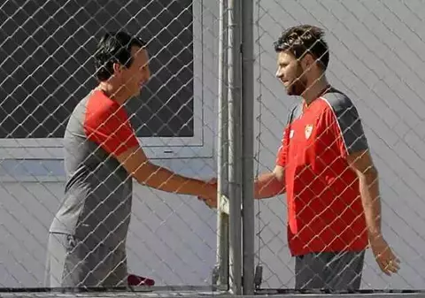 Rusescu a rămas șomer de lux, după ce a fost dat afară de la Sevilla. Ce oferte are atacantul