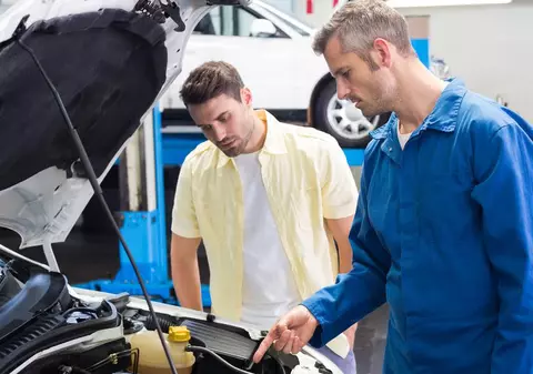 Cât de mult plătesc românii pe reparațiile auto? Aveţi grijă unde remediaţi problemele maşinilor!