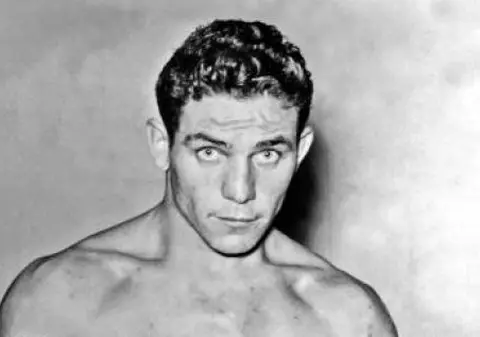 Povestea evreului care a scăpat de camera de gazare cu... pumnii