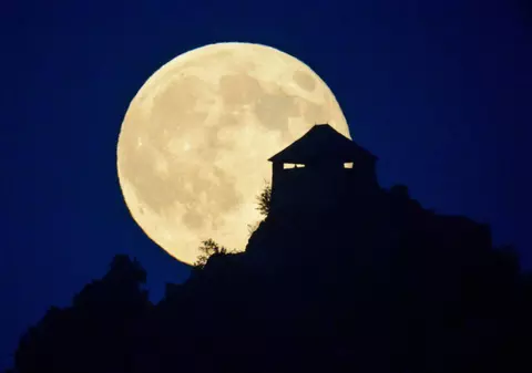 SUPER LUNA, fenomenul astronomic PERICULOS! Ce se poate întâmpla la noapte