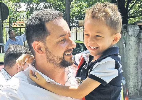 Nopți albe pentru Măruță | Cătălin simte din plin că este tatăl a doi copii