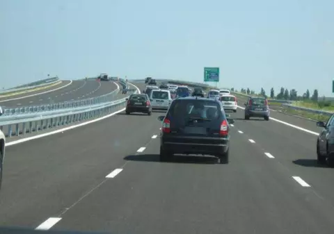 Coloană de mașini pe A2, la Fetești! Ce s-a întâmplat