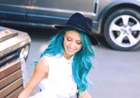 Andreea Bălan a ”golit” casa părintească! Află motivul