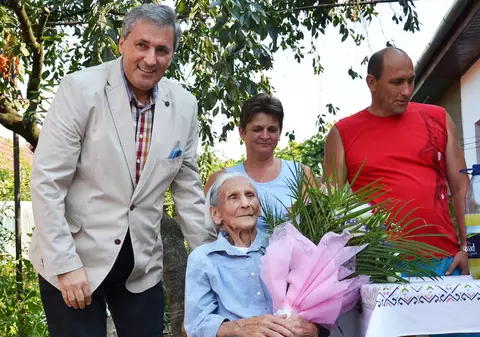 A împlinit 108 ani! O femeie din Banat este, probabil, cea mai bătrână româncă