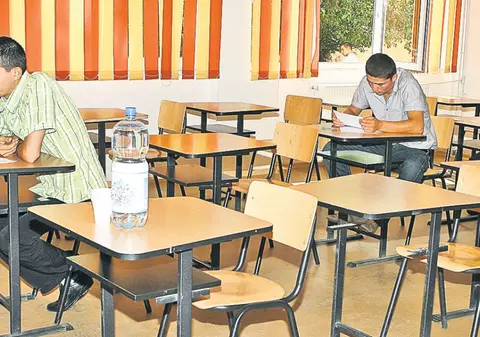 Pe elevi nu-i doare de bacalaureat! În 10 ani, procentul celor care trec de a doua sesiune de Bac a scăzut cu 64%