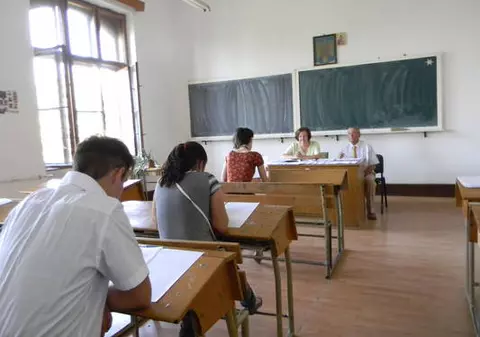 SUBIECTE BACALAUREAT 2016. Au început probele scrise la examenul de Bacalaureat 2016
