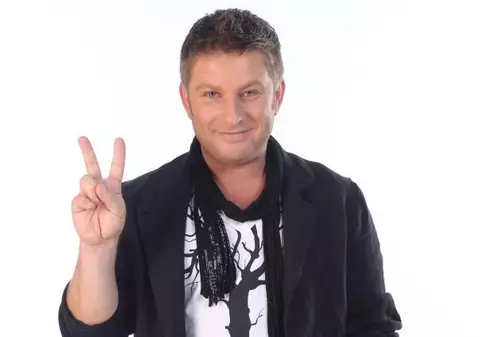 Pavel Bartoș a dat în mintea copiilor. Om în toată firea, actorul umblă pe stradă cu așa ceva pe cap