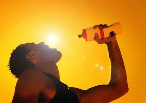 Meteorologii au extins avertizările cod galben și portocaliu. Disconfort termic deosebit de accentuat