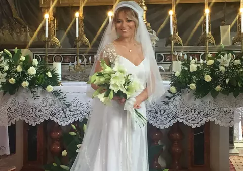 EXCLUSIV | Nuntă cu repetiție! Laura Cosoi va intra din nou în biserică îmbrăcată în mireasă, la doar o săptămână de la cununie