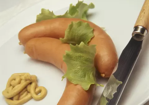 INCREDIBIL! Cum a ajuns o elevă la spital cu un crenvurșt în zona intimă!