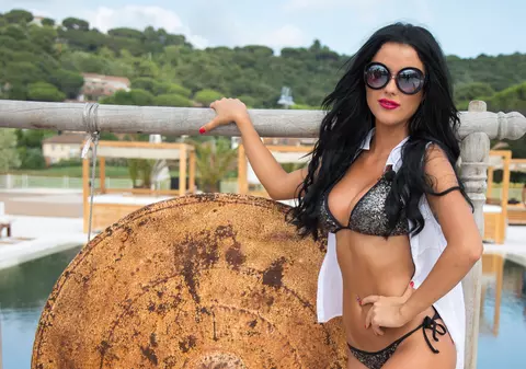 EXCLUSIV | Sedusă de un italian pursânge! Cruduța s-a înamorat iremediabil de un bărbat cu trei copii și trei divorțuri la activ