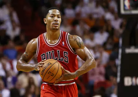 Un baschetbalist din NBA este acuzat că și-a violat prietena împreună cu doi amici