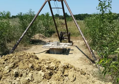 Caz îngrozitor în Iaşi! Un copil de 14 ani a murit în timp ce săpa o fântână. Cum s-a produs tragedia 