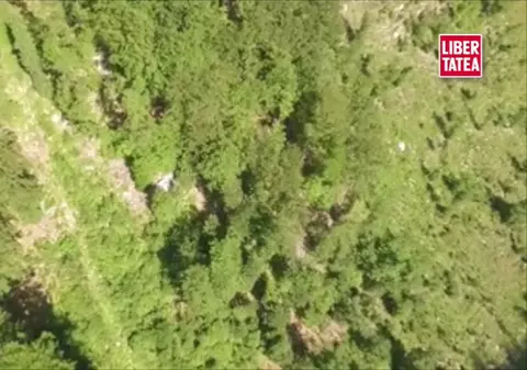 VIDEO EXCLUSIV | Filmarea realizată de o dronă a salvatorilor care îl caută pe pilotul dispărut