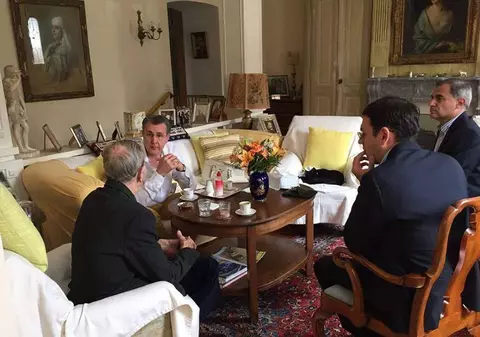 Fotografie istorică! Momentul în care Regele Mihai îi retrage titlurile de Alteță și Principe nepotului Nicolae 