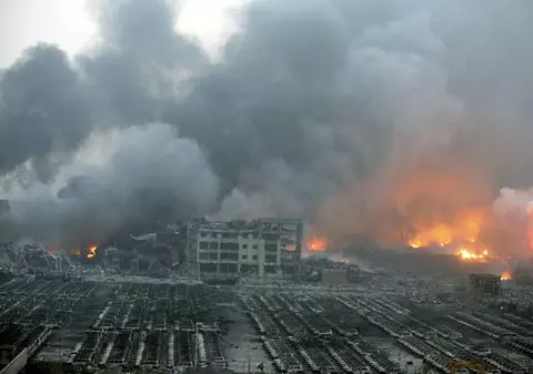 Ce a păţit o adolescentă care a minţit că tatăl ei a murit în exploziile din China. Sute de oameni i-au donat bani