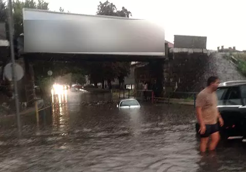 E PRĂPĂD la Timișoara! Mall-ul, străzile, spitalele și zeci de case, INUNDATE | VIDEO