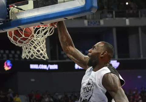 Cât valorează un singur mesaj pe Twitter al baschetbalistului LeBron James 