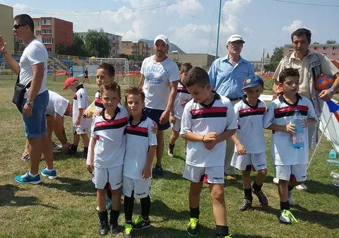 Incredibil. Se întâmplă în România! Copii jefuiți la turneul internațional Brașov Cup!