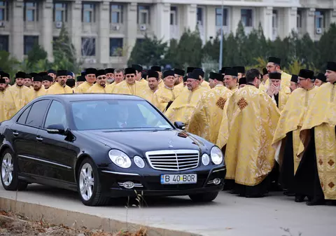 Sfântul profit al Bisericii! Eparhiile s-au transformat în mașini de făcut bani