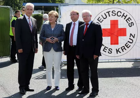 Angela Merkel: "Fiecare om care fuge din calea războiului civil are dreptul la un tratament corect"