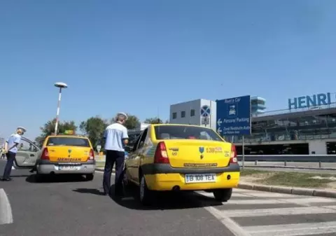 RAZIE ÎN AEROPORTURI. Taximetriştii care PĂCĂLEAU TURIŞTII au fost AMENDAŢI